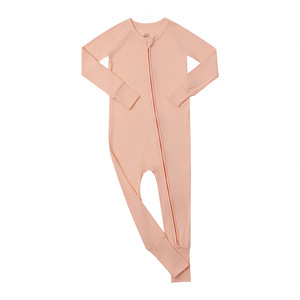 Vente en gros Grenouillère en fibre de bambou pour bébé Pyjama style décontracté pour l'automne - Product Image 2