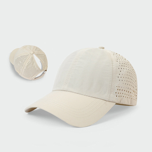 Cajas de 10 unidades de gorras deportivas de gamuza, lisas, medianas, en paquete plano, con soporte de madera de alta calidad, de seguridad, para venta al por mayor, Bangladesh - Product Image 1