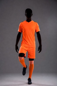 Conjunto de Camiseta de Fútbol Naranja para Hombre, Cuello en V, Manga Corta, Poliéster que Absorbe la Humedad, Ajuste Atlético, para Todas las Temporadas - Product Image 1