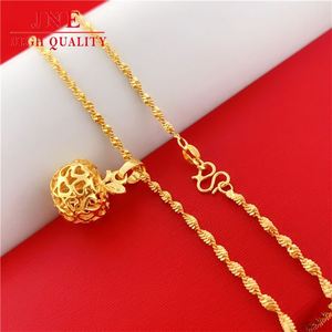 Collar de clavícula de manzana hueca de oro de Vietnam de imitación de moda japonesa y coreana para mujer Europa y América transfronteriza - Product Image 3