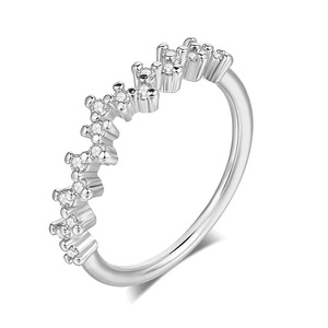 Anello Impilabile con Pavé di Stelle per Donne, Gioiello da Dito Scintillante e Romantico - Product Image 1