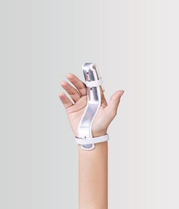 Attelle d'extension de doigt réglable, dispositif de soutien léger avec tissu doux et système de maintien sécurisé pour un confort optimal des doigts - Product Image 3