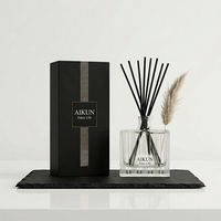 Diffuseur de parfum en verre carré noir Aikun avec logo sérigraphié, boîte marbrée, parfum longue durée, faible MOQ, réponse rapide pour la vente au détail