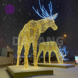 Grand renne de Noël d'extérieur avec lumières LED pour la décoration de jardin - Product Image 2