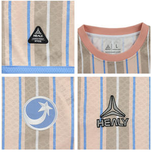 Maillot de football classique personnalisé, respirant, à séchage rapide, léger, à manches courtes, avec un design rayé rétro - Product Image 3