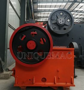 Fabricante de China, máquina trituradora de mandíbula de roca de piedra diésel para triturar piedra caliza de grava agregada - Product Image 2