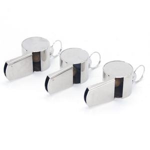 Sifflet en métal personnalisé avec logo pour arbitres, écoles, football, sport, avec cordon, pour entraîneurs - Vente en gros - Product Image 4