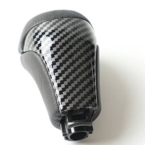 Pommeau de levier de vitesse en fibre de carbone pour Toyota Highlander, design ergonomique, accessoire intérieur de voiture - Product Image 1