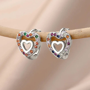 Orecchini a Cerchio a Doppio Strato a Forma di Cuore per Donne, Design Traforato, Gioielli Unici per Uso Quotidiano - Product Image 2