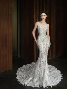 Abito da Sposa Sontuoso con Ricami Floreali in Cristallo e Perline Senza Spalline - Product Image 3