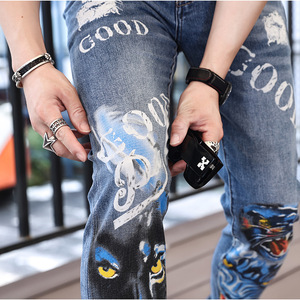 Vente en gros de jeans Amirys pour hommes, vêtements de créateur hip-hop, jeans skinny déchirés personnalisés OEM, pantalons pour hommes - Product Image 4