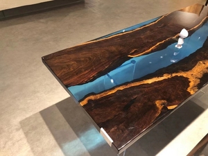 Prezzo di <span class=keywords><strong>fabbrica</strong></span> moderno <span class=keywords><strong>legno</strong></span> ebano resina epossidica tavolo da pranzo Premium <span class=keywords><strong>legno</strong></span> massello ebano e blu resina epossidica lastra tavolo - Product Image 1