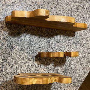 Ensemble de 3 petites étagères flottantes rustiques à bords ondulés, 3 tailles, étagère en <span class=keywords><strong>bois</strong></span> à bords naturels avec support mural en métal - Product Image 4