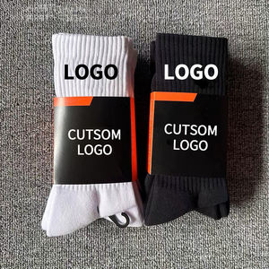 تغليف مخصص للجوارب الرياضية للرجال جوارب رياضية بيضاء وسوداء مع شعار العلامة التجارية - Product Image 1