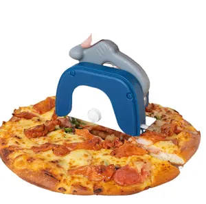 OEM ODM חותך פיצה מותאם אישית צורה יצירתית חותך פיצה גלגל פיצה מנירוסטה עם מכסה נשלף