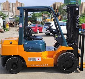 รถยกโตโยต้า รุ่น 7F ซีรีส์ ใช้แก๊ส LPG ขนาด 3 ตัน ยกสูง 4.5 เมตร เสากระโดงสามท่อน ยางลม สำหรับใช้งานภายในอาคาร - Product Image 5