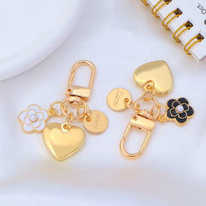 Porte-clés Cœur Métallique Adorable pour Étui <span class=keywords><strong>AirPods</strong></span>, avec Perle Camélia LOVE, Breloque Suspendue, Cadeau pour Couples - Product Image 5