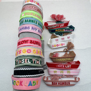 Braccialetti dell'Amicizia Etnici Personalizzati con Lettere Ricamate e Nappine - Vendita all'Ingrosso - Product Image 4