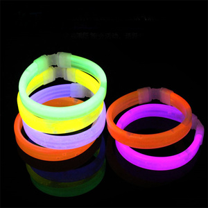 Pulsera deportiva con luz LED para fiestas, pulsera deportiva con brillo en la oscuridad, suministros para conciertos, festivales y fiestas - Product Image 2