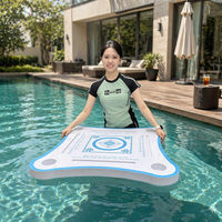 Tapis flottant incurvé irrégulier blanc et bleu en EVA avec porte-gobelets, table flottante multifonction, accessoires de mahjong, jeu de piscine