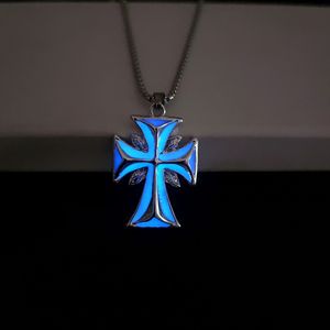Collar con <span class=keywords><strong>Cruz</strong></span> Luminosa en <span class=keywords><strong>la</strong></span> Oscuridad para <span class=keywords><strong>Hombre</strong></span>, <span class=keywords><strong>Verde</strong></span> Azul, Collar con Colgante <span class=keywords><strong>de</strong></span> <span class=keywords><strong>Cruz</strong></span> Luminoso, Collar con Colgante <span class=keywords><strong>de</strong></span> Fe Hip Hop (KN5426) - Product Image 4