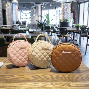 Bolsa de Mão Retro Luxuosa Estilo Coreano para Mulheres 2025 Pequena com Zíper e Botão Bordada em Couro PU Poliéster - Product Image 2