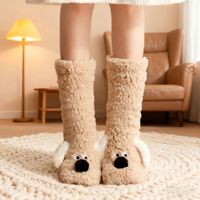 Chaussettes en polaire corail tricotées pour femmes, motif ours 3D mignon, épaisses, antidérapantes, respirantes, à 5 orteils, pour usage quotidien, vente en gros