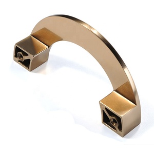 Nuevo diseño de muebles de cocina de oro cepillado de aleación de Zinc C Forma de diseño manijas Dresser tira <span class=keywords><strong>aldaba</strong></span> de puerta - Product Image 3