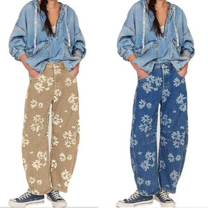 Vaqueros anchos de mezclilla para mujer, color azul claro y marrón, de algodón lavado, con estampado floral, estilo boyfriend, vintage - Product Image 1