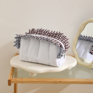 Borsa per il Trucco in Poliestere Trapuntato Personalizzata all'Ingrosso con Bordo a Pieghe Gingham, Astuccio Cosmetico di Grande Capacità per <span class=keywords><strong>Viaggi</strong></span> - Product Image 5