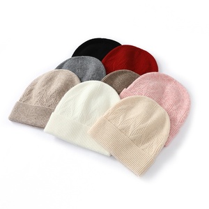 Otoño Invierno mujer 100% pura lana Jacquard tejido sombrero alto suave cúpula gorra 3D bordado moda a prueba de frío protección para los oídos - Product Image 1