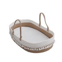 Panier de couchage décoratif à pompons rectangle moderne Panier de rangement en coton tissé pour la maternelle pour la literie textile pour enfants