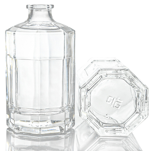 <span class=keywords><strong>Personnalisé</strong></span> 100/500/700ml <span class=keywords><strong>Gin</strong></span>/Rum/Vodka/Whisky/Tequila Spiritueux Liqueur Bouteille en verre avec étiquette - Product Image 1