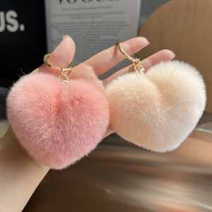Llavero de piel auténtica de conejo rex con forma de corazón - exquisito <span class=keywords><strong>y</strong></span> esponjoso, para mujer - accesorio premium para llaves de coche - Product Image 3