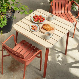 ชุดโต๊ะรับประทานอาหารและเก้าอี้ PU แบบวางซ้อนได้สำหรับลานระเบียงลานบ้านร้านน้ำชาดื่มนมสไตล์นักออกแบบกลางแจ้ง - Product Image 1