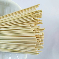 Brochettes en bois biodégradables jetables Xinpai en gros, 4*400mm, résistantes à la chaleur, non revêtues, pour kebab et barbecue