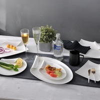 Service de vaisselle en céramique blanche irrégulière Shengjing Royal Ware, assiettes rondes en porcelaine pour la restauration, vaisselle pour restaurant.