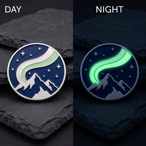 Medalla Luminosa Creativa Aurora Mountain de Aleación de Zinc que Brilla en la Oscuridad, Premio <span class=keywords><strong>para</strong></span> Carreras de Trail y Competiciones al Aire Libre - Product Image 2