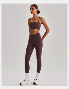 Conjunto Deportivo de 3 Piezas para Mujer, Top Deportivo con Cintura en V, Pantalones Cortos, Leggings, Espalda Descubierta, Conjunto de Yoga, Logotipo Personalizado, Fabricante OEM, Venta al Por Mayor - Product Image 6