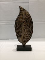 Sculpture en bois en forme de feuille, texture rayonnante effet soleil, art en bois carbonisé, style zen moderne, décoration intérieure, ornement abstrait flamme