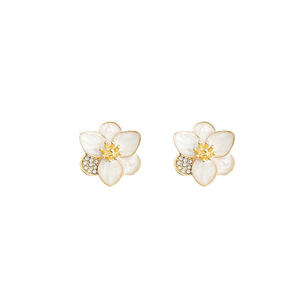Koreanische Weiße Emaille Vergoldete Blumen-Diamant-Ohrstecker Vintage Religiöses Modell E6575-1-2 für Damen-Jubiläen und Feiern - Product Image 2