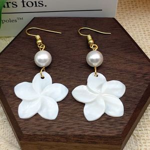 क्लासिक माँ-ऑफ-मोती सफेद फूलों की बालियां मध्यम आकार वाली स्टड स्टेनलेस स्टील ब्रांड्स गहने हेवीयन द्वीप - Product Image 5