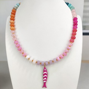 Nouveauté : Collier tendance bohème avec pendentif poisson plaqué or, perles en pierres naturelles et pierres précieuses arc-en-ciel, fait main, idéal pour l'été - Product Image 6