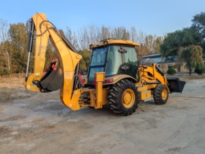 Chargeuse-pelleteuse Caterpillar CAT 420F 4WD d'occasion en bon état de marche, moteur CAT d'origine - Product Image 5