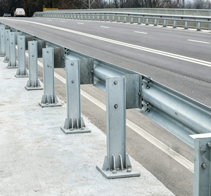 Producción de Barandas de Seguridad para Carreteras Personalizadas con Servicio OEM para Clientes Globales - Product Image 3