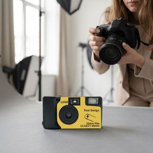 Appareil photo jetable 35 mm avec flash, faible MOQ, logo personnalisé, pour mariage et fête - Product Image 1