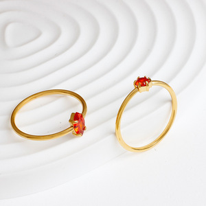 Anillo Solitario de Acero Inoxidable con Baño de Oro PVD de 18K y Circonita Cúbica |   Formas de Corazón, Lágrima, Redondas y Cuadradas |   Joyería de Moda Hipoalergénica que No se Desvanece - Product Image 3