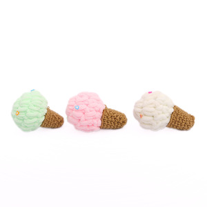 Porte-clés en forme de cornet de glace en peluche fait main au crochet, joli pendentif cornet de glace, accessoire de sac Instagram-worthy, petit cadeau. - Product Image 3