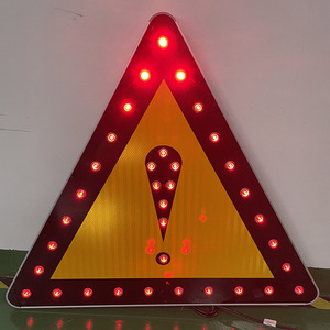 Panneau d'avertissement LED Chuang An Yue 700 mm, triangle rouge éclairé, signalisation de sécurité routière, signalisation d'alerte routière - Product Image 1