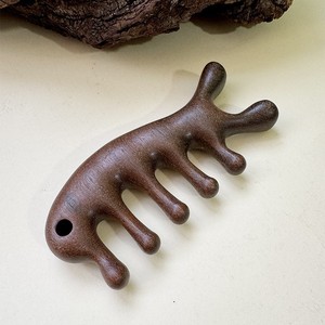 Venta al por mayor de alta calidad de cinco dientes de cabeza grande terapia de meridianos cuero cabelludo de madera verde sándalo peine de masaje - Product Image 4
